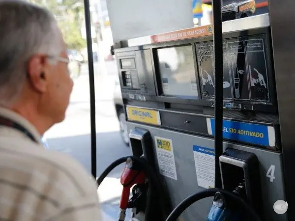 Diesel mantém subvenção de R$ 2,12 por mais 30 dias no país