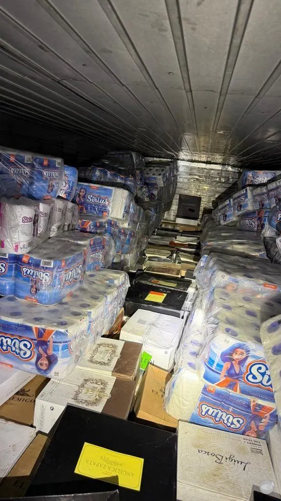 Caminhão com vinho argentino escondido em papel higiênico é apreendido em Apiúna