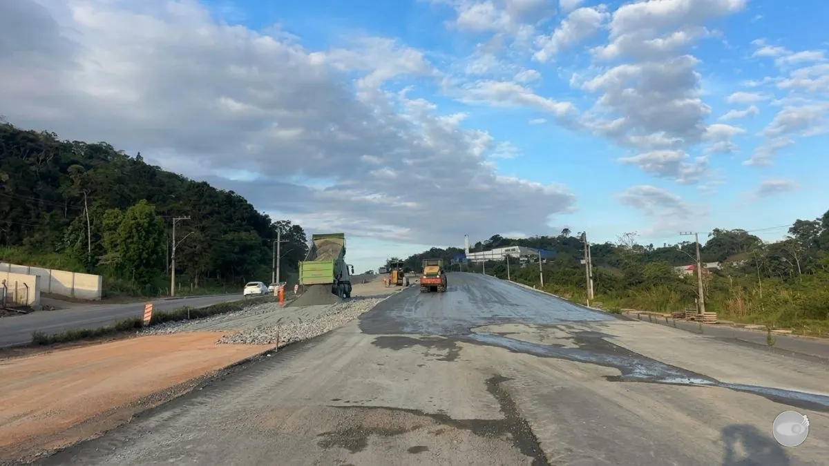 BR-470 ganha nova etapa de pavimentação entre Blumenau e Indaial