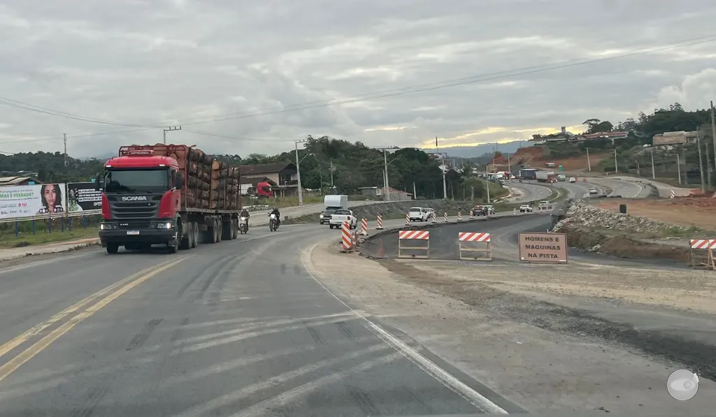 Obras de duplicação da BR-470 voltam a avançar entre Gaspar e Indaial