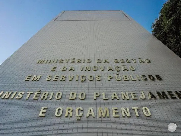 União destina R$ 5,2 bilhões a benefícios sociais e medicamentos do SUS