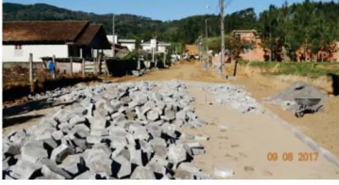Tem início a obra de calçamento da Rua Luiz Gadotti no Bairro Rodeio 32