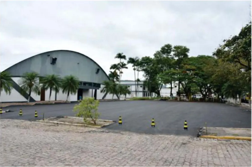Estacionamento do Ginásio Jorge Luiz Fistarol recebe pavimentação asfáltica