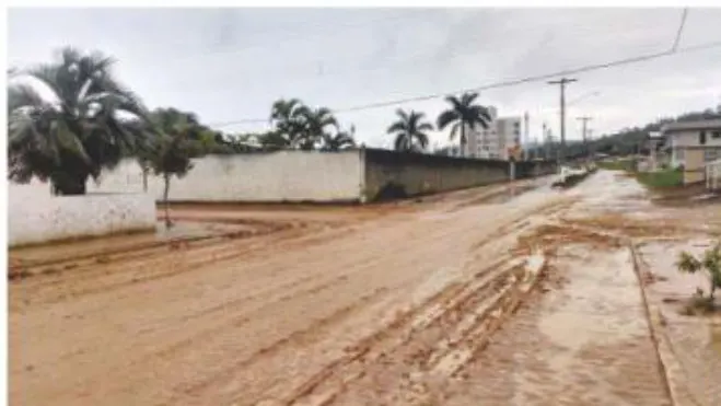 Lama invade centro de Apiúna mais uma vez