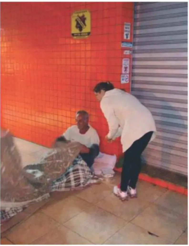 Gente que ajuda gente