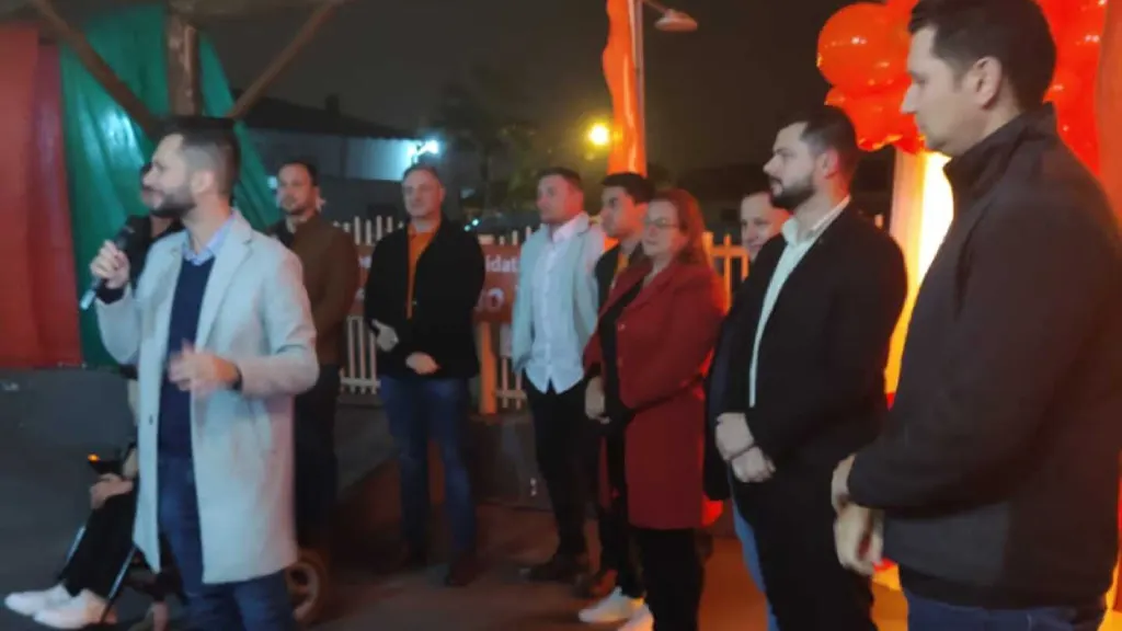 Arão se filia ao NOVO em evento prestigiado