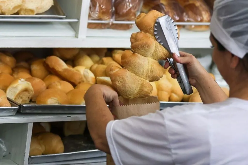 Taxa de desemprego chega a 5,2%, a menor desde 2012
