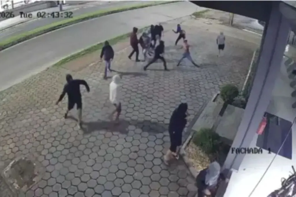 Ministério Público denuncia adultos por arrastão em loja de motos de Itajaí