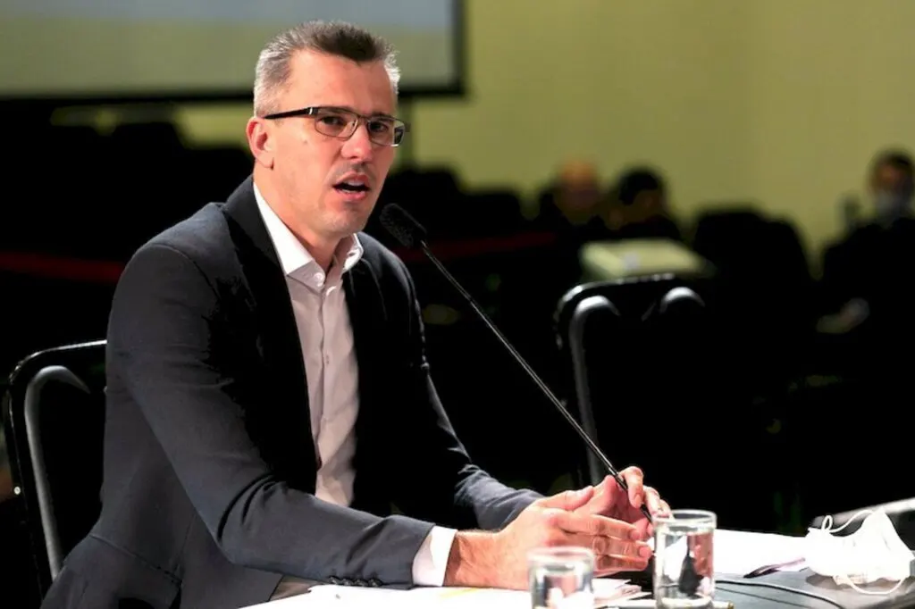Douglas Borba mentiu endereço e apagou conversas com advogado