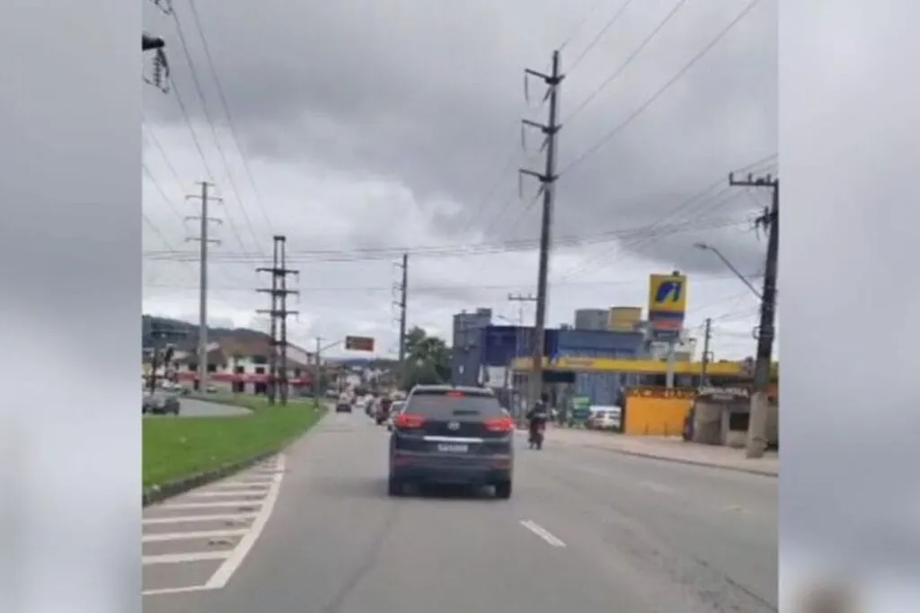 Jovem de 16 anos é alvo de operação por crime de exploração sexual em Joinville