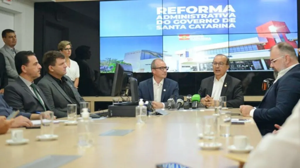 CASAN com novo Presidente e meta de elevar cobertura de esgotamento sanitário