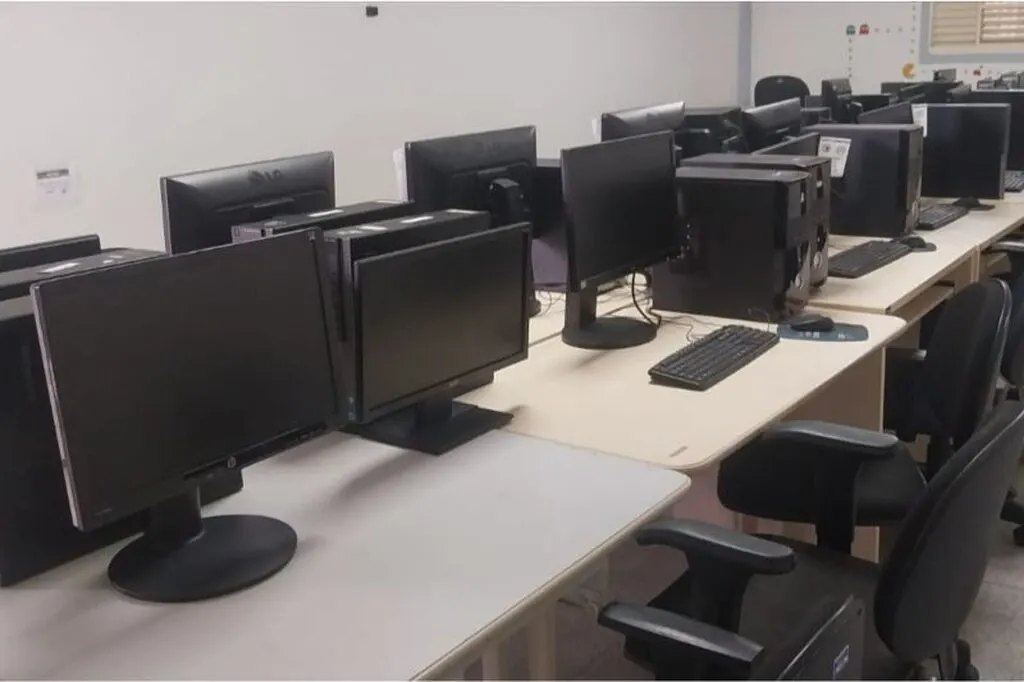 Itajaí inaugura novo espaço de inclusão digital e oferece cursos gratuitos no bairro Limoeiro