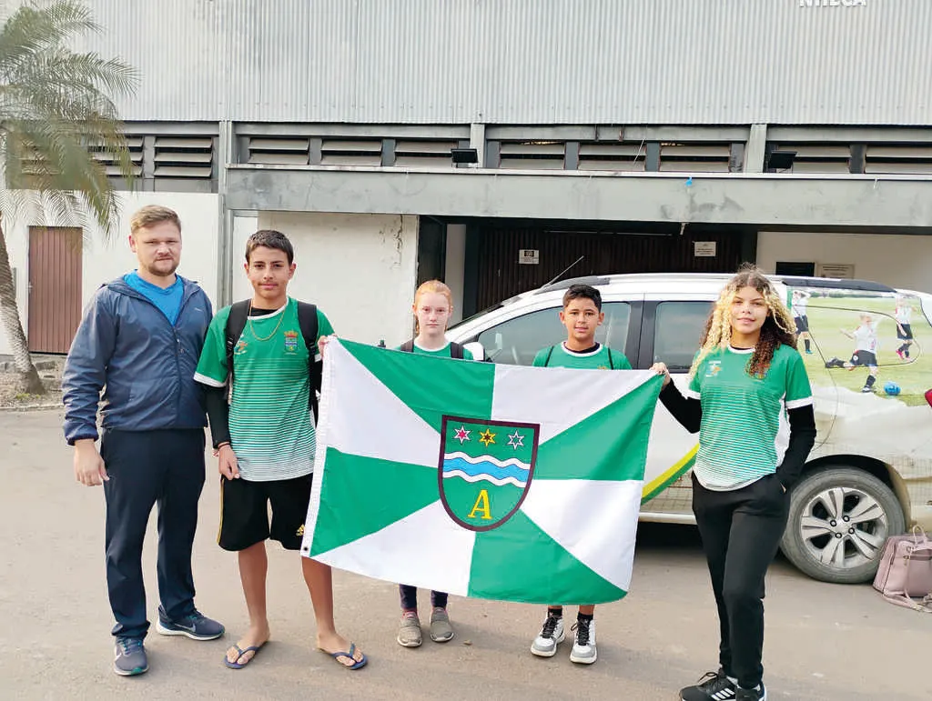 Alunas da SME conquistam o terceiro lugar no Estadual de Badminton
