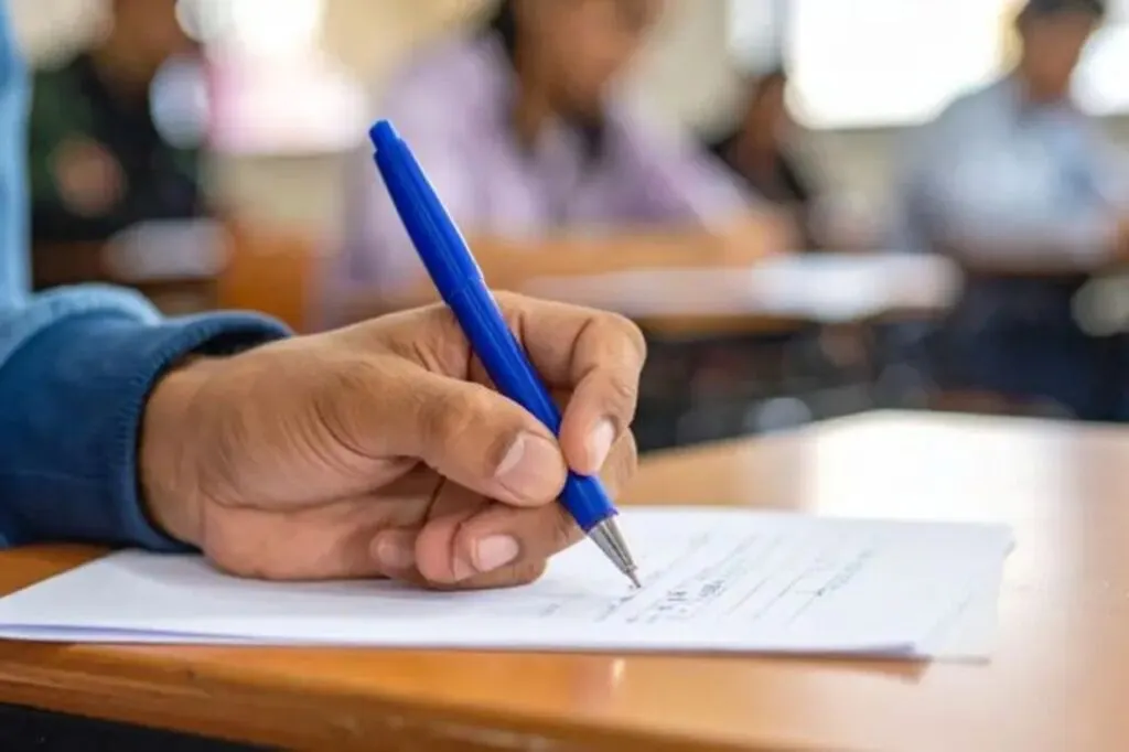 Concursos públicos em Santa Catarina oferecem salários de até R$ 29 mil em maio
