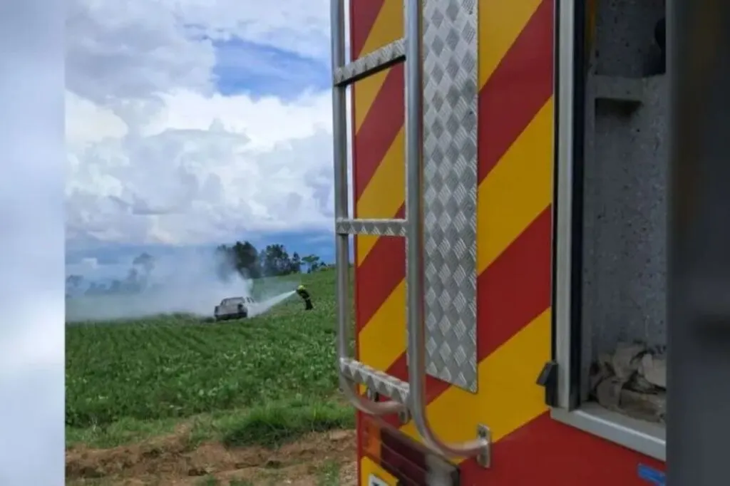 Motorista tenta atropelar bombeiros com trator e é baleado pela PM em Papanduva (SC)
