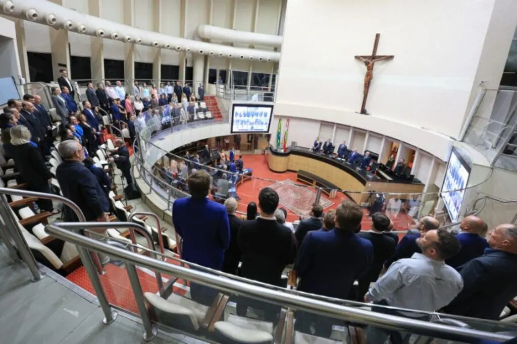 Alesc homenageia os 68 anos do Crea-SC em sessão especial com reconhecimento a lideranças e entidades da engenharia