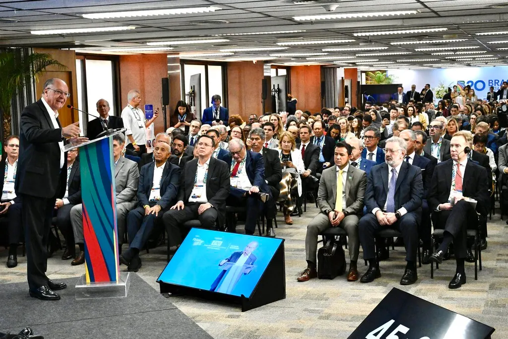 Fiesc participa de lançamento de fórum de empresários que discute recomendações ao G20
