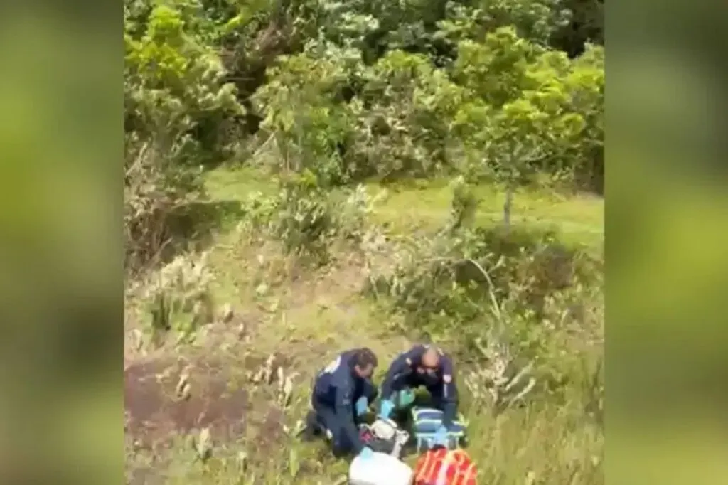 Banhista é resgatado em estado grave após se afogar em lagoa de Florianópolis