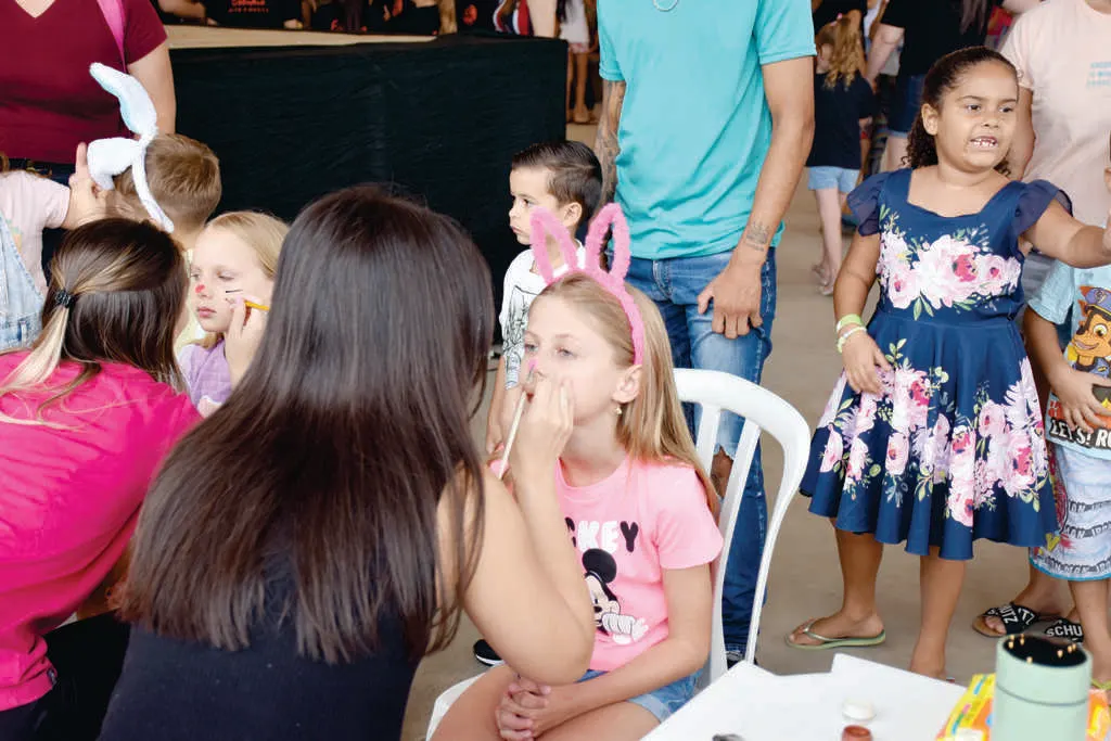 Feira de Páscoa reúne mais de mil pessoas
