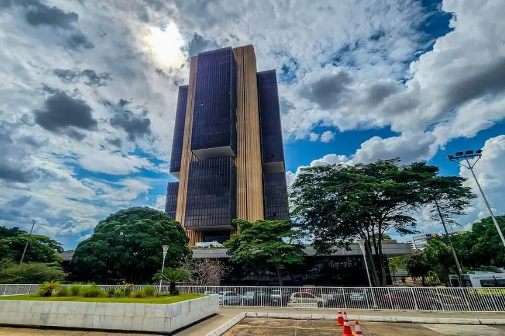 PEC no Senado facilita cooptação do Banco Central, dizem economistas