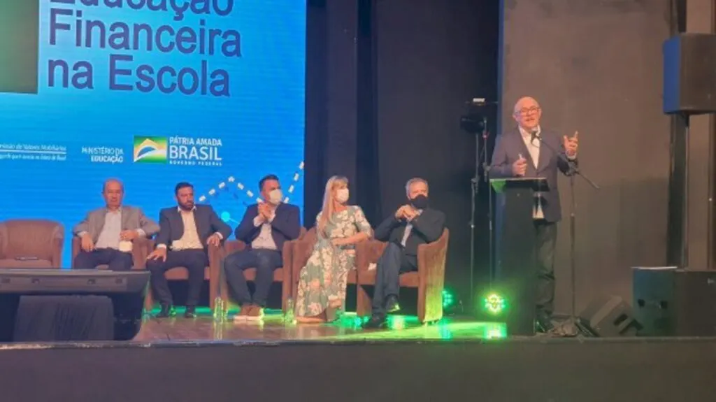 Programa de Educação Financeira é lançado em SC com as presenças de Secretário e Ministro