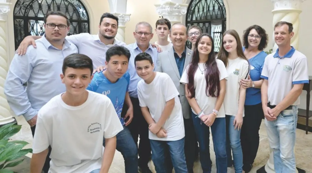 Vereadores Mirins visitam ALESC e Casa Agronômica