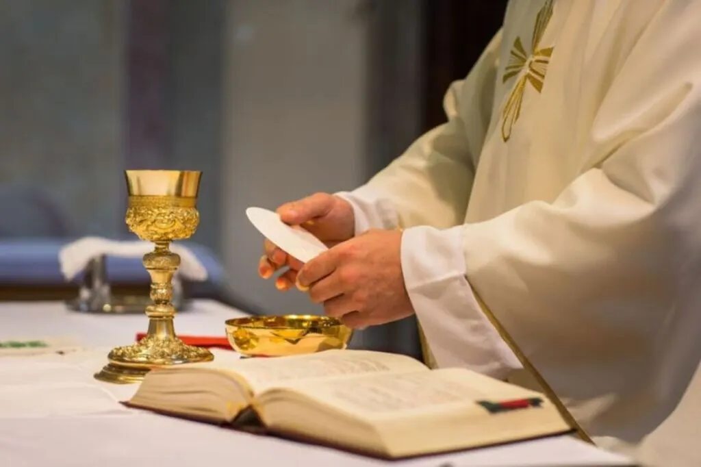 MPSC apresenta denúncia de importunação sexual contra religioso no Vale do Itajaí
