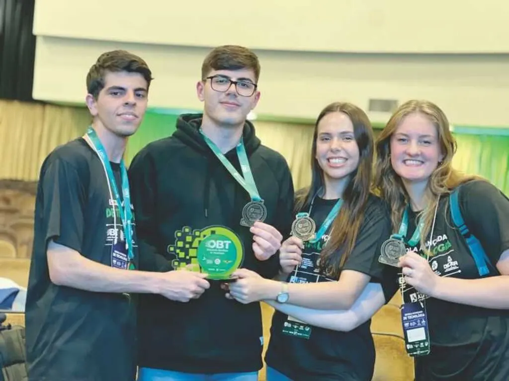 Alunos do Colégio São Paulo são premiados na Olimpíada Brasileira de Tecnologia