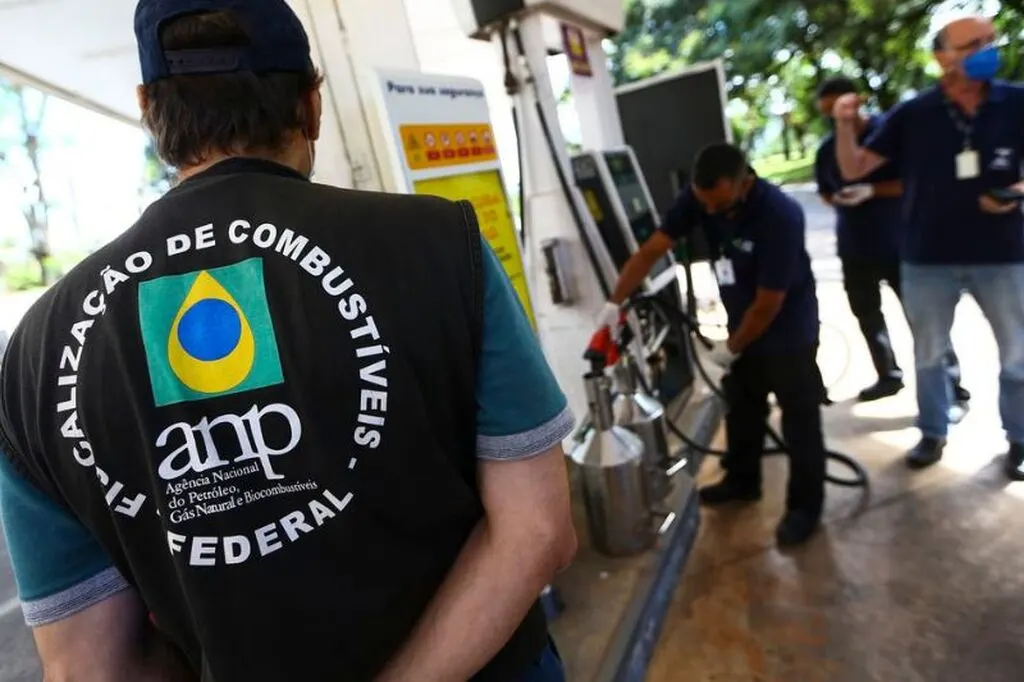 Em três meses, ANP fez 21 autuações por preço abusivo de combustível