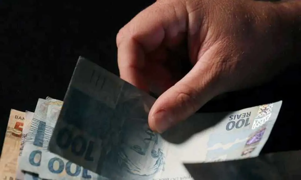 Juro do consignado para setor privado sobe para 59,1% ao ano em abril