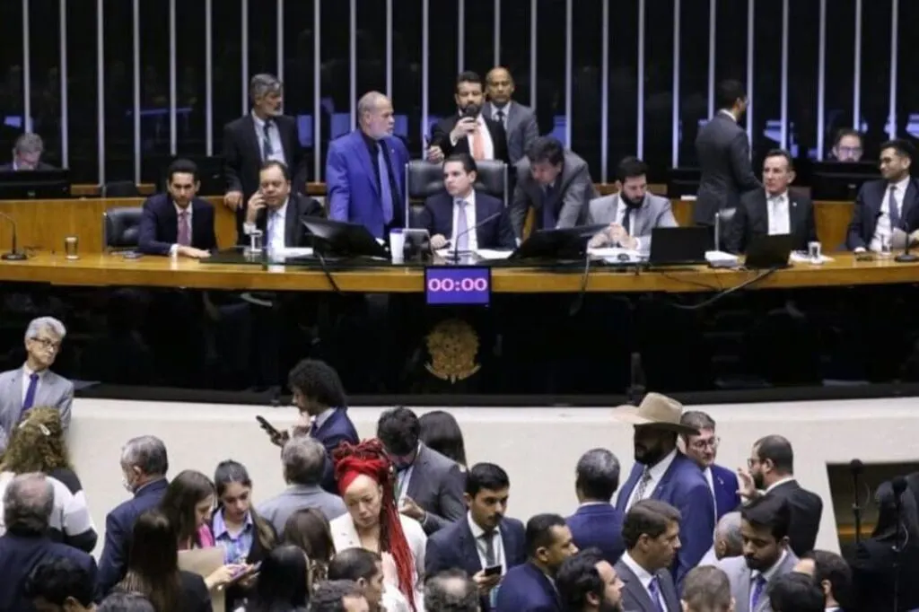 Câmara derruba MP que buscava arrecadar R$ 17 bilhões; veja como votaram os deputados de SC